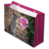Roos Garden Bunny Gift Bag Groot Cadeauzakje (Voorkant Gekanteld)