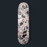 Roos Gold Black Floral Leaf Illustration Pattern Persoonlijk Skateboard<br><div class="desc">Dit elegante en moderne patroon is perfect voor de stijlvolle en trendy vrouw. Het is voorzien van een onbewerkte, met de hand getekende bloemen met roos goudfolie, zwart, grijs en wit, en van een afbeelding van bladzijden. Het is een chic, , uniek en luxe design; ideaal voor de verfijnde en...</div>