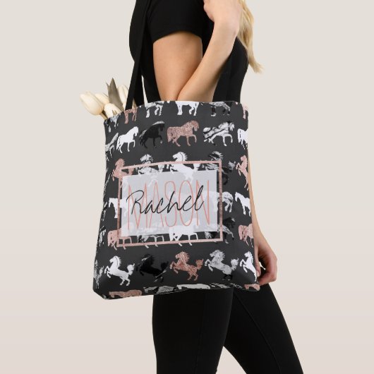 Roos Gold Black White marble Modern Horse Monogram Tote Bag (Dichtbij)