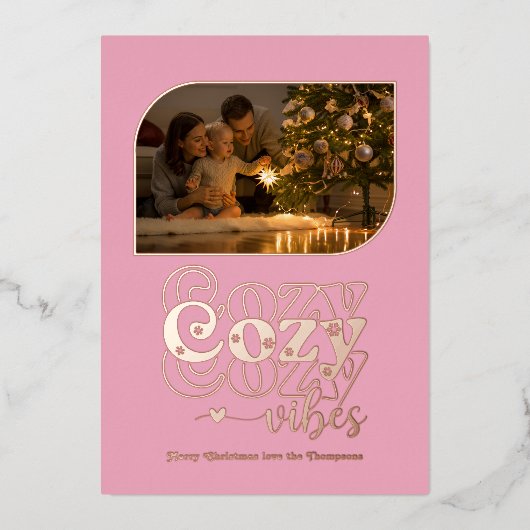 Roos Gold & Blush Cozy Vibes Retro Kerstfoto Folie Feestdagenkaart (Voorkant)