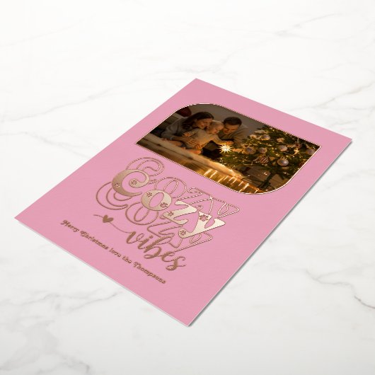 Roos Gold & Blush Cozy Vibes Retro Kerstfoto Folie Feestdagenkaart (Gedraaid)