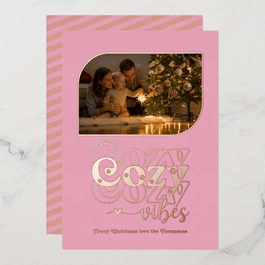 Roos Gold & Blush Cozy Vibes Retro Kerstfoto Folie Feestdagenkaart (Voorkant / Achterkant)