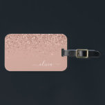 Roos Gold Blush Pink Girly Glitter Monogram Bagagelabel<br><div class="desc">Roos Gold - Blush Pink Sparkle Glitter Monogram Name Luggage Bag Label. Dit maakt de perfecte liefste 16 verjaardag,  bruiloft,  vrijgezellenfeest,  baby shower of vrijgezellenfeest cadeau voor iemand die haar kamer in stijl versiert.</div>