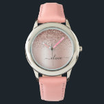 Roos Gold - Blush Pink Glitter Metal Monogram Naam Horloge<br><div class="desc">Roos Gold - Blush Pink Faux Folie Metallic Sparkle Glitter Brushed Metal Monogram Name Watch. Dit maakt de perfecte liefhebbende 16 verjaardag,  bruiloft,  vrijgezellenfeest,  verjaardagsdag,  baby shower of vrijgezellenfeest voor iemand die van luxe glam en stijl houdt.</div>