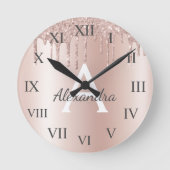 Roos Gold - Blush Pink Glitter Metal Monogram Naam Ronde Klok (Voorkant)