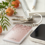 Roos Gold - Blush Pink Glitter Metal Monogram Naam Sleutelhanger<br><div class="desc">Roos Gold - Blush Pink Faux Folie Metallic Sparkle Glitter Brushed Metal Monogram Name Sleutelhanger. Dit maakt de perfecte liefhebbende 16 verjaardag,  bruiloft,  vrijgezellenfeest,  verjaardagsdag,  baby shower of vrijgezellenfeest voor iemand die van luxe glam en stijl houdt.</div>