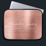 Roos Gold - Blush Pink Metallic Monogram Business Laptop Sleeve<br><div class="desc">Modern Roos Gold - Blush Pink Girly make up and Hair Beauty Salon Faux Metallic Stainless Elegant Monogram Promotional Laptop Bag of Sleeve Promotional (Promo) Advertentie Hoesje. Dit klasseprofessionele zakelijke computerhoesje kan worden aangepast om uw monogrammed naam van de scripthandtekening en het vak of de positie van de functitel te...</div>