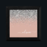 Roos Gold Blush Pink Silver Glitter Monogram Cadeaudoosje<br><div class="desc">Roos Gold - Blush roze en Silver Sparkle Glitter Script Monogram Name Jewelry Keepomwille Box. Dit maakt het perfecte afstuderen,  de verjaardag,  de bruiloft,  het vrijgezellenfeest,  de verjaardag,  het baby shower of het bachelorette feest cadeau voor iemand die van glam luxe en chic stijlen houdt.</div>