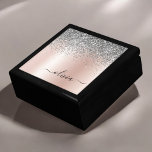 Roos Gold - Blush Pink Silver Glitter Monogram Cadeaudoosje<br><div class="desc">Roos Gold - Blush roze en Silver Faux Folie Metallic Sparkle Glitter Brushed Metal Monogram Name Jewelry Keepomwille Box. Dit maakt het perfecte afstuderen,  de verjaardag,  de bruiloft,  het vrijgezellenfeest,  de verjaardag,  het baby shower of het bachelorette feest cadeau voor iemand die van glam luxe en chic stijlen houdt.</div>