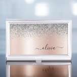 Roos Gold - Blush Pink Silver Glitter Monogram Visitekaarthouder<br><div class="desc">Roos Gold - Blush roze en Silver Faux Folie Metallic Sparkle Glitter Brushed Metal Monogram Name Business Card Holder. Dit maakt de perfecte liefhebbende 16 verjaardag,  bruiloft,  vrijgezellenfeest,  verjaardagsdag,  baby shower of vrijgezellenfeest voor iemand die van luxe glam en stijl houdt.</div>