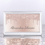 Roos Gold Blush Roze Folie Modern Elegant Visitekaarthouder<br><div class="desc">Blush Pink - Roos Gold Faux Dripping Sparkle Glitter en Folie Metallic Folie RVS Minimalistische visitekaarthouder met wit geletterde scriptsignatuur typografie voor het monogram. De girly ombre modern en elegant chique Roos Gold Foil Metal Business Card Holders kunnen worden aangepast met jouw naam. Neem contact op met de ontwerper voor...</div>