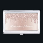 Roos Gold Blush Roze Folie Modern Elegant Visitekaarthouder<br><div class="desc">Blush Pink - Roos Gold Faux Dripping Sparkle Glitter en Folie Metallic Folie RVS Minimalistische visitekaarthouder met wit geletterde scriptsignatuur typografie voor het monogram. De girly ombre modern en elegant chique Roos Gold Foil Metal Business Card Holders kunnen worden aangepast met jouw naam. Neem contact op met de ontwerper voor...</div>