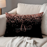 Roos Gold Blush Roze Glitter Glam Monogram Naam Accent Kussen<br><div class="desc">Glam Roos Gold Glitter Elegant Monogram Accent Pillow. Pas dit trendy chic accent-kussen eenvoudig aan met een elegant roos gouden mousserende glitter op een zwarte achtergrond. Het ontwerp kenmerkt uw handgeschreven manuscriptmonogram met  cirkels en jouw naam.</div>