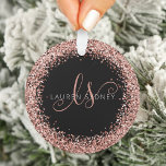 Roos Gold Blush Roze Glitter Glam Monogram Naam Ornament<br><div class="desc">Glam Roos Gold Glitter Elegant Monogram Ornament. Pas dit trendy chic ornament-ontwerp met elegant roos gouden mousserende glitter op een zwarte achtergrond eenvoudig aan. Het ontwerp kenmerkt uw handgeschreven manuscriptmonogram met  cirkels en jouw naam.</div>