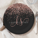 Roos Gold Blush Roze Glitter Glam Monogram Naam Papieren Bordje<br><div class="desc">Glam Rose Gold Glitter Elegant Monogram Paper Plate Easily personalize this trendy chic paper plate design featuring elegant rose gold sparkling glitter on a black background. The design features your handwritten script monogram with pretty swirls and your name.</div>