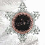 Roos Gold Blush Roze Glitter Glam Monogram Naam Tin Sneeuwvlok Ornament<br><div class="desc">Glam Roos Gold Glitter Elegant Monogram kerstversiering. Maak dit trendy kerst ornament-ontwerp met elegant roos gouden mousserende glitter op een zwarte achtergrond eenvoudig aan te passen. Het ontwerp kenmerkt uw handgeschreven manuscriptmonogram met  cirkels en jouw naam.</div>