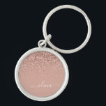 Roos Gold Blush Roze Glitter Script Monogram Girly Sleutelhanger<br><div class="desc">Roos Gold - Blush Pink Sparkle Glitter Script Monogram Name Keychains (Sleutelhanger). Dit maakt de perfecte liefhebbende 16 verjaardag,  bruiloft,  vrijgezellenfeest,  verjaardagsdag,  baby shower of vrijgezellenfeest voor iemand die van luxe glam en stijl houdt.</div>