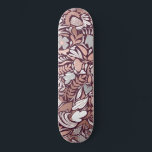 Roos Gold Burgundy Floral Illustration Pattern Persoonlijk Skateboard<br><div class="desc">Dit elegante en moderne patroon is perfect voor de stijlvolle en trendy vrouw. Het is voorzien van een faux bedrukte goudfolie van roos, witte, grijze en onbewerkte rode, met de hand getekende bloemen, en van een bladillustratiepatroon. Het is een chic, , uniek en luxe design; ideaal voor de verfijnde en...</div>