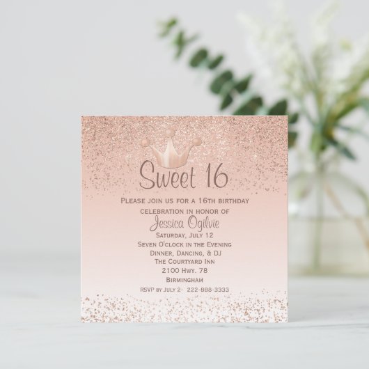 Roos Gold Crown Sweet 16 verjaardagsuitnodiging Kaart (Staand voorkant)