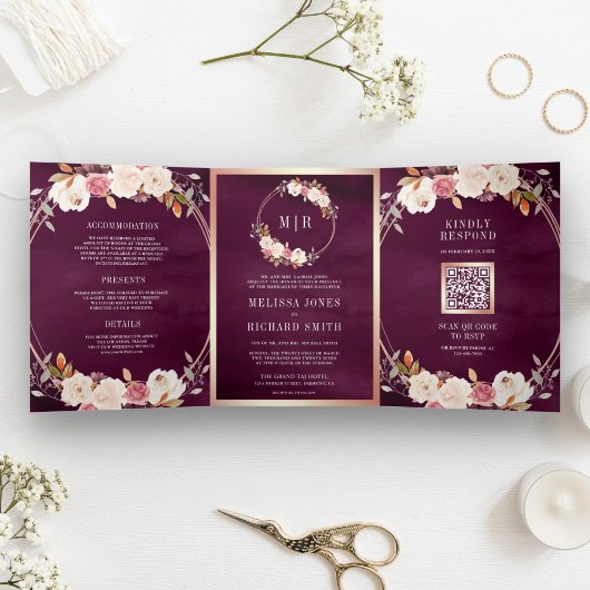 Roos Gold Dusty Pink Floral QR Code Plum Wedding Drieluik Uitnodiging