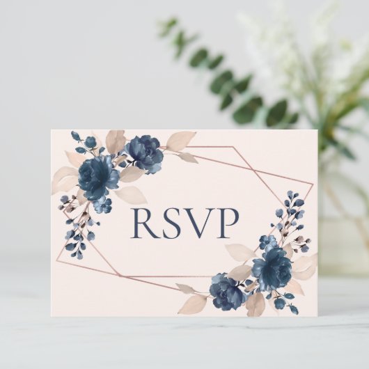 Roos Gold Dusty Pink Navy Flora Wedding RSVP Kaartje (Staand voorkant)