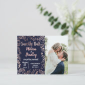 Roos Gold Floral Navy Blue Brush Save Date Aankondigingskaart (Staand voorkant)
