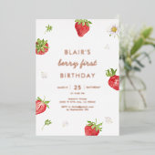 Roos Gold Foil aardbei Berry First Birthday Folie Uitnodiging (Staand Voorkant)