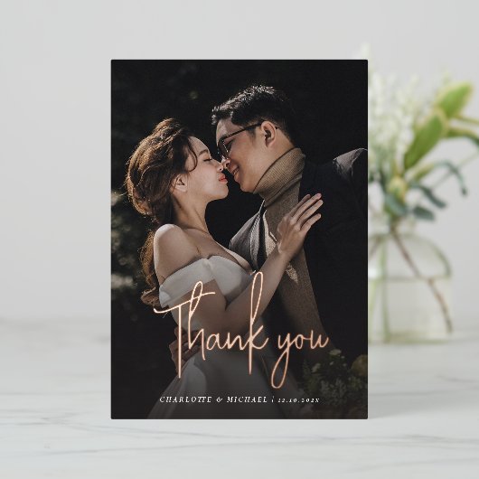 Roos Gold Foil Script Weduwfoto Hartelijk dank Folie Uitnodiging (Staand Voorkant)