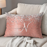 Roos Gold  Girly Silver Glitter Sparkly Accent Kussen<br><div class="desc">Pas dit trendy chic accent-kussen eenvoudig aan met een  zilveren mousserend glitter op een roos gouden geborstelde metalen achtergrond.</div>