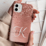 Roos Gold  Girly Silver Glitter Sparkly Hoesje<br><div class="desc">Personaliseer deze trendy chique telefoonhoesontwerp met  rozen gouden sprankelende faux glitter op een rozen gouden geborstelde metalen achtergrond.</div>