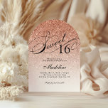 Roos Gold Glam Glitter Arched Sweet 16 Invitation Kaart<br><div class="desc">Deze mooie uitnodiging is voorzien van faux roos gouden glitter en uw aangepaste tekst. Gebruik het sjabloon formulier om uw gegevens toe te voegen. Wijzig het lettertype of voeg meer tekst toe met de functie Aanpassen.</div>
