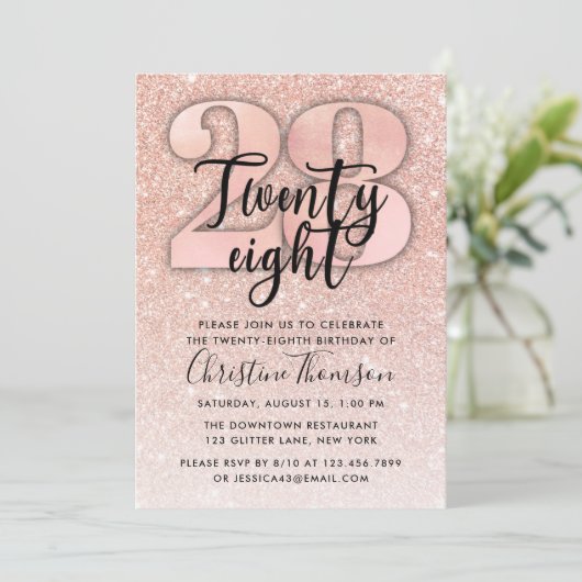 Roos Gold Glitter 28th Birthday Invitation Kaart (Staand voorkant)
