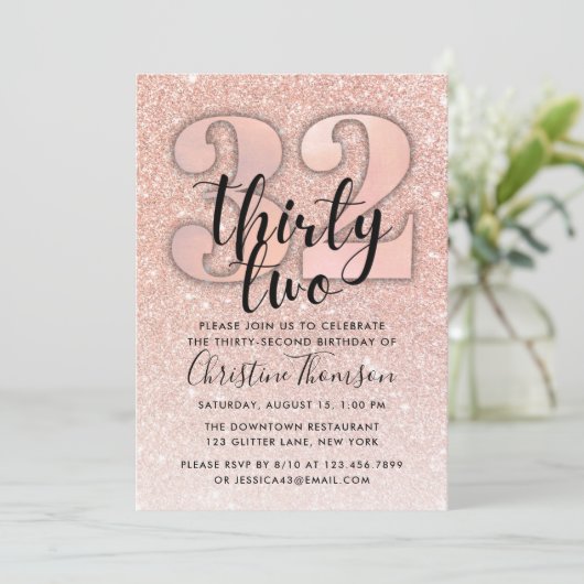 Roos Gold Glitter 32e verjaardag Uitnodiging (Staand voorkant)