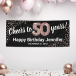 Roos Gold Glitter 50th Birthday Spandoek<br><div class="desc">Vier een mijlpaal verjaardag in stijl met onze elegante 50ste verjaardag banner. Met een aanpasbare stijlvolle zwarte achtergrond, een faux roos gouden schittering en een moderne 50e verjaardagsfeesttekst, is deze banner de perfecte manier om een statement te maken. Bovendien voegen onze 50 roos gouden heliumballonnen een extra vleugje glamour toe....</div>