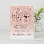 Roos Gold Glitter 65th Birthday Invitation Kaart (Staand voorkant)