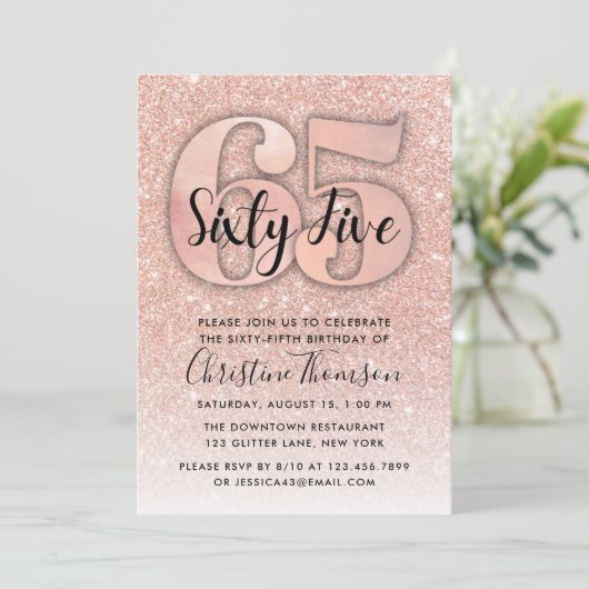 Roos Gold Glitter 65th Birthday Invitation Kaart (Staand voorkant)