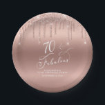Roos Gold Glitter 70th Birthday Party Papieren Bordje<br><div class="desc">Elegante en chique gepersonaliseerde 70e verjaardagsfeestje papieren borden. "70 & Fabulous" is geschreven in stijlvol wit schrift tegen een rozen gouden achtergrond,  met roos gouden faux glitter druppelen van de bovenkant. Je kunt personaliseren met haar naam en datum van het feest.</div>