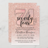 Roos Gold Glitter 74th Birthday Invitation Kaart (Voorkant / Achterkant)