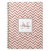 Roos Gold Glitter Chevron Pattern Monogram Notitieboek (Voorkant)