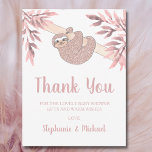 Roos Gold Glitter Cute Sloth Baby shower Hartelijk Bedankkaart<br><div class="desc">Dit charmante Baby shower Hartelijk dank...  met een schattige roos glitter baby die uit een boom hangt en waterverf bladeren in tinten roze. Pas deze dankjewel aan met jouw naam en bericht. Oorspronkelijke Waterverf © Michele Davies.</div>