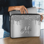 Roos Gold Glitter Drift Metal Monogram Trendy Laptop Sleeve<br><div class="desc">Dit ontwerp kan op het gebied worden gepersonaliseerd dat door de foto en/of tekst te veranderen wordt verstrekt. Of het kan worden aangepast door te klikken deze Sjabloon personaliseert en dan de klik te kiezen om verdere optie aan te passen en de kleur van de achtergrond te schrappen of te...</div>