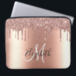 Roos Gold Glitter Drift Metal Monogram Trendy Laptop Sleeve<br><div class="desc">Dit ontwerp kan op het gebied worden gepersonaliseerd dat door de foto en/of tekst te veranderen wordt verstrekt. Of het kan worden aangepast door te klikken deze Sjabloon personaliseert en dan de klik te kiezen om verdere optie aan te passen en de kleur van de achtergrond te schrappen of te...</div>