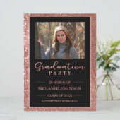 Roos Gold Glitter en Black Afstuderen Invitation Kaart (Staand voorkant)