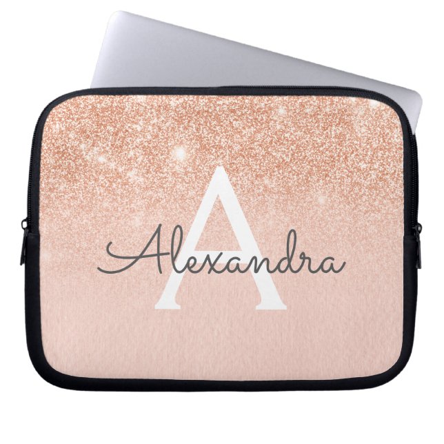 Roos Gold Glitter en Sparkle Monogram Laptop Sleeve (Voorkant)