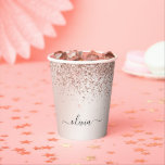Roos Gold Glitter en Sparkle Monogram Paper Cups Papieren Bekers<br><div class="desc">Roos Gold - Blush Pink Faux Glitter en Sparkle Elegant Monogram Birthday,  Wedding,  Vrijgezellenfeest of Bachelorette Party Cup. Deze Voetbal kan worden aangepast om uw initiaal en voornaam op te nemen. Neem contact op met de ontwerper voor aangepaste overeenkomende objecten.</div>