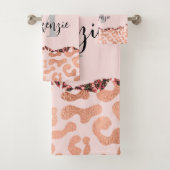 Roos Gold Glitter Leopard Print Bad Handdoek (Insitu)