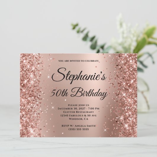 Roos Gold Glitter Ombre Monogrammed 50th Birthday Kaart (Staand voorkant)