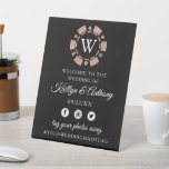 Roos Gold Glitter Poker Chip Casino Wedding Reclamebord Met Voetstuk<br><div class="desc">Viel in stijl met dit moderne en zeer trendy trouwwelkomstteken. Dit ontwerp is gemakkelijk te personaliseren met uw speciale gebeurtenisformulering en uw gasten zullen enthousiast zijn wanneer zij dit geweldige teken zien. Overeenkomende objecten zijn te vinden in het collectie.</div>