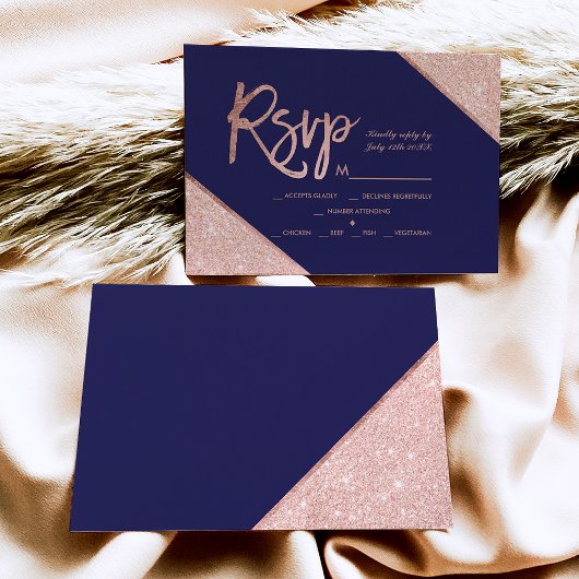Roos gold glitter script navy blue rsvp bruiloft 2 kaartje