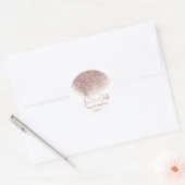Roos Gold Glitter Sla de datumenvelopzegel op Ronde Sticker (Envelop)